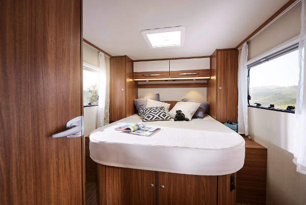 wohnmobil mieten queensbett